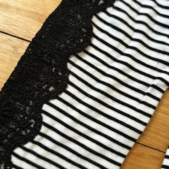 Stork & Babe Women’s Maternity Stripped Shirt Size Small - Picture 3 of 9